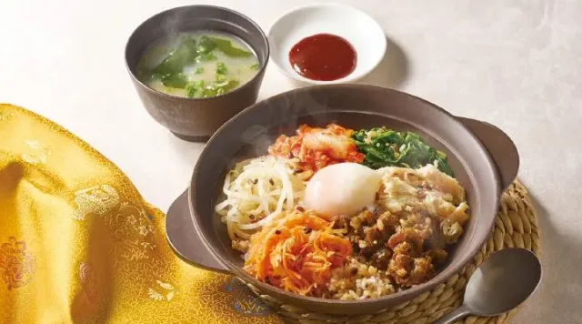 炭火焼肉と彩り野菜の十三穀米美ビンバ(みそ汁・コチュジャンつき)(ジョナサン)